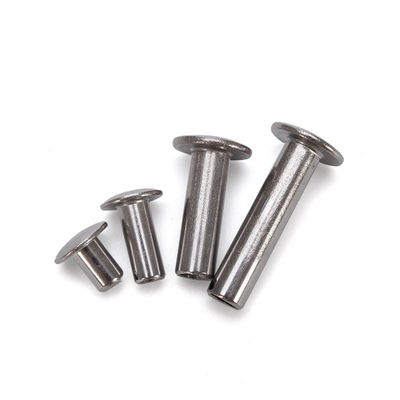 Onbekleed helder afgewerkte halftubulaire holle klinker van roestvrij staal met op maat gemaakte platte kop en DIN-standaard in M2.5-M6.3