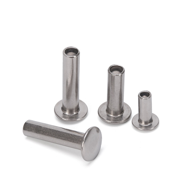 Onbekleed helder afgewerkte halftubulaire holle klinker van roestvrij staal met op maat gemaakte platte kop en DIN-standaard in M2.5-M6.3